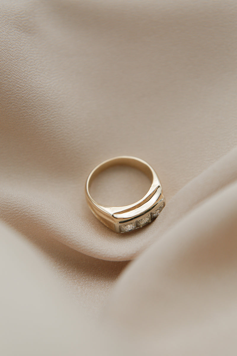 1970s 14K 3 Stone Natural Diamond RIng | Sz 7