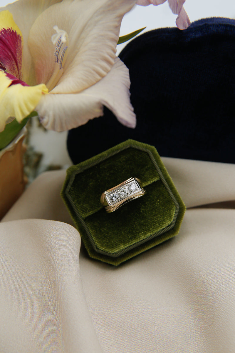 1970s 14K 3 Stone Natural Diamond RIng | Sz 7