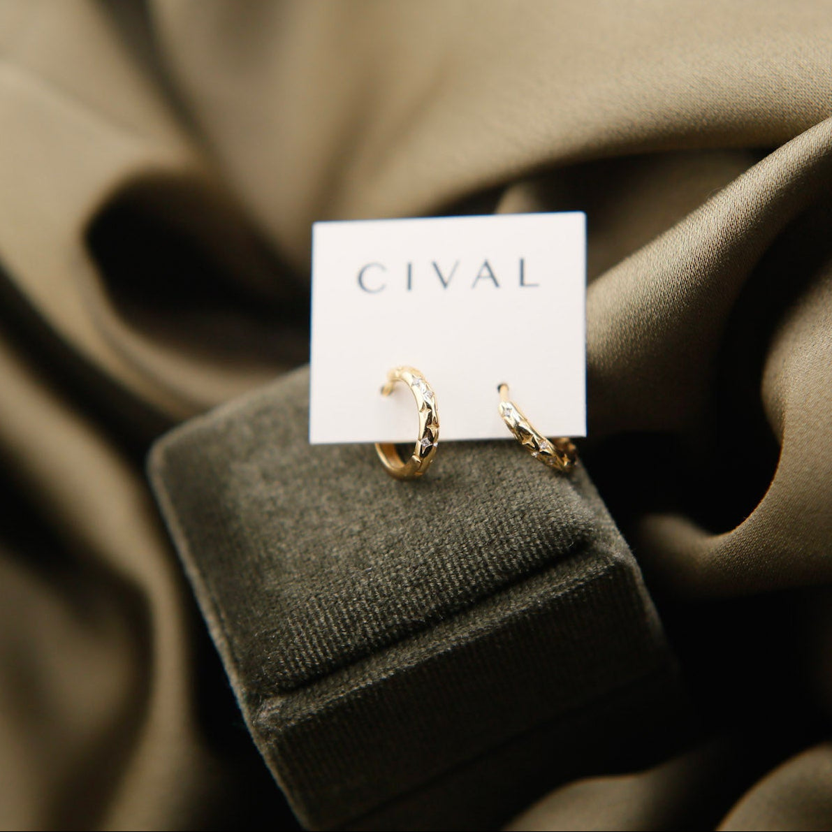 *new* Winona | Huggie Hoop