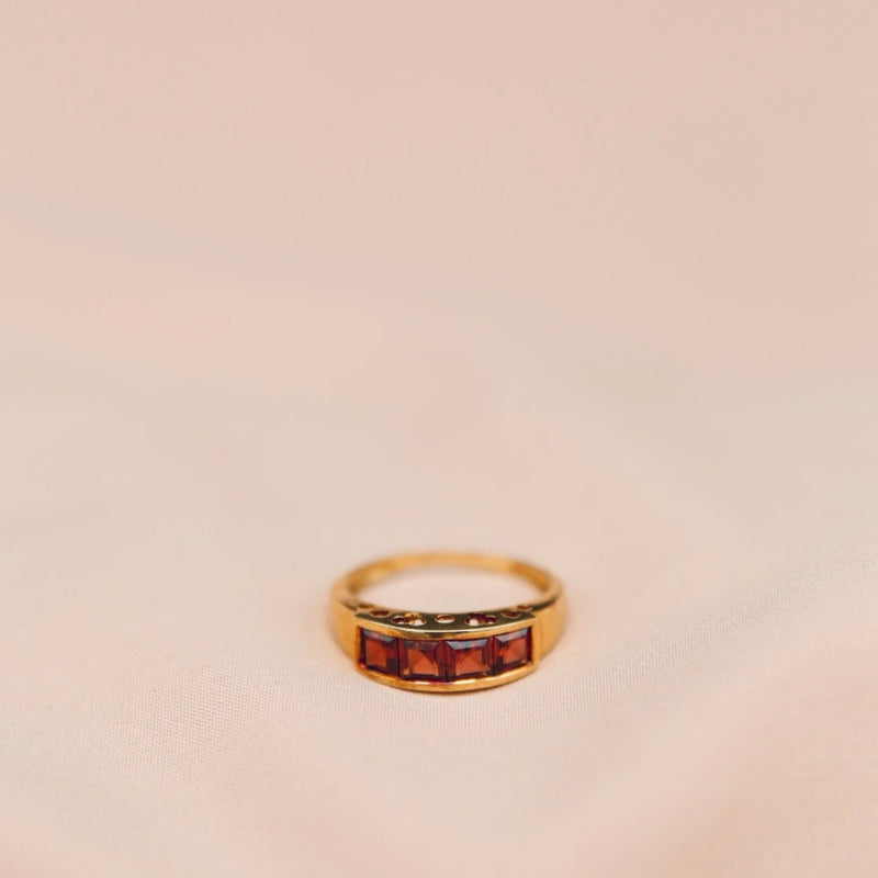 Vintage 18k Gold & Red Tanzanite Ring | Sz 8