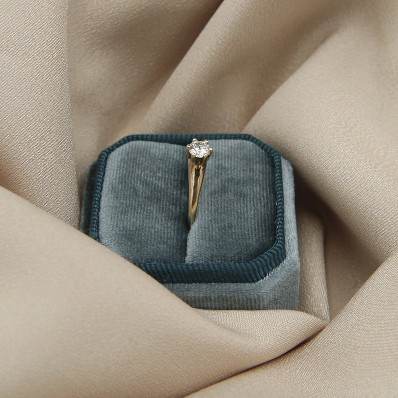 1860's 10K Moissanite Ring | Sz 6.25